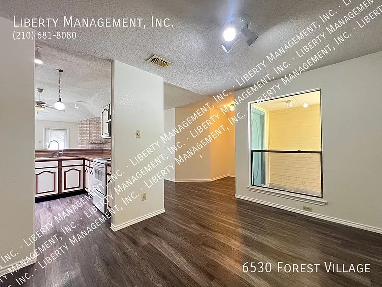 6530 Forest Vlg — Photo 7