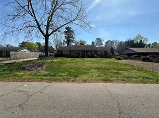 3035 Elmhurst Dr, Boiling Springs, SC 29316