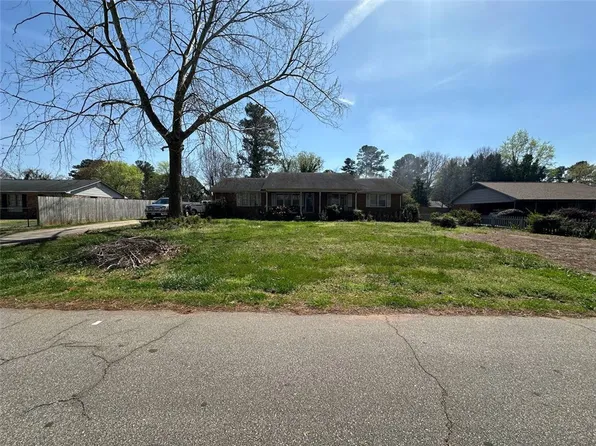 3035 Elmhurst Dr, Boiling Springs, SC 29316