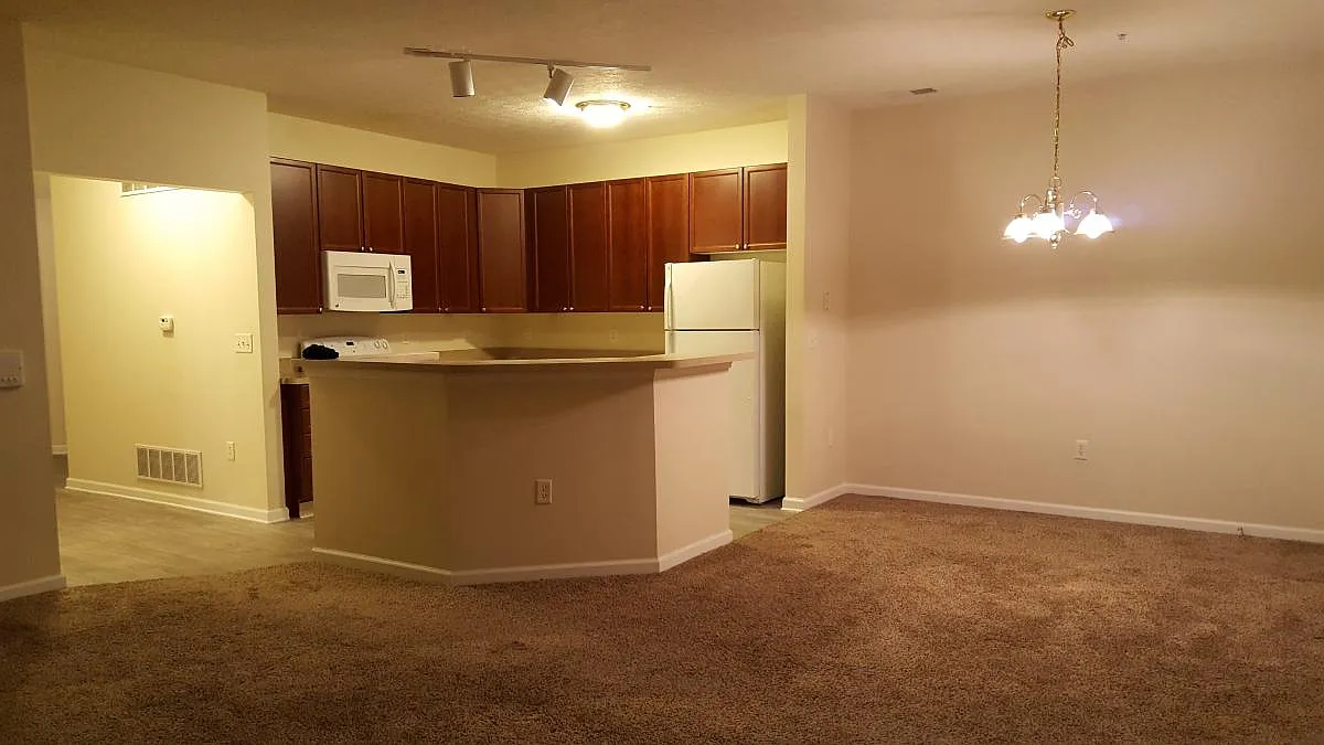 2 bed, 1214 sqft, $1,700 — Photo 1