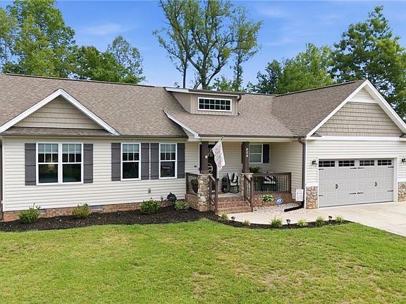 3rd image of 342 Price St