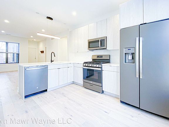 2nd image of 1336 W Bryn Mawr Ave #3R