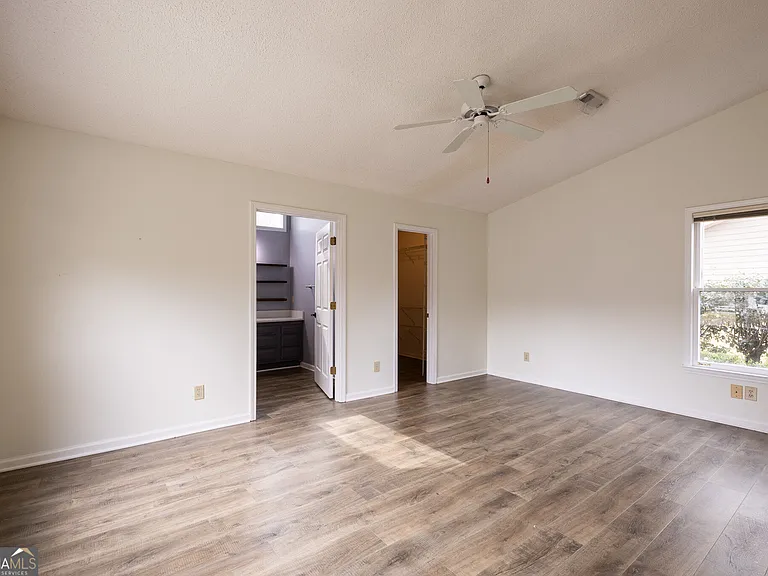 112 Glendale Dr — Photo 16