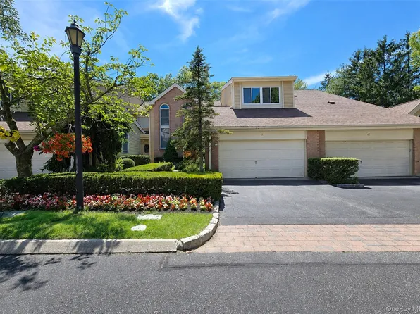 61 Willow Ridge Drive, Smithtown, NY 11787