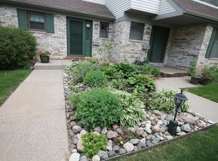 3819 Greenleaf Cir, Kalamazoo, MI 49008