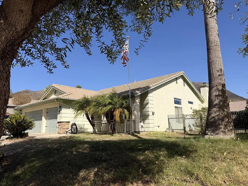 33430 Winding Way