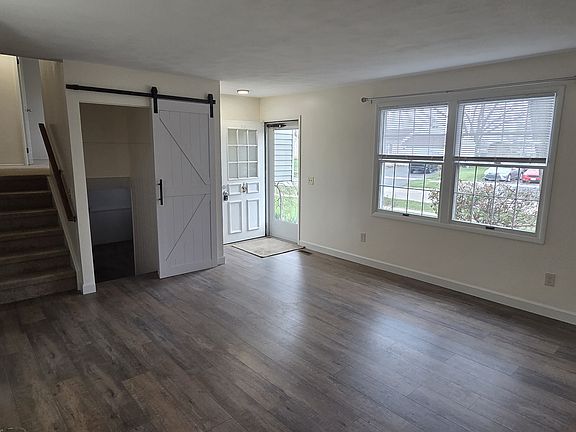 3rd image of 250 Edgewood Dr
