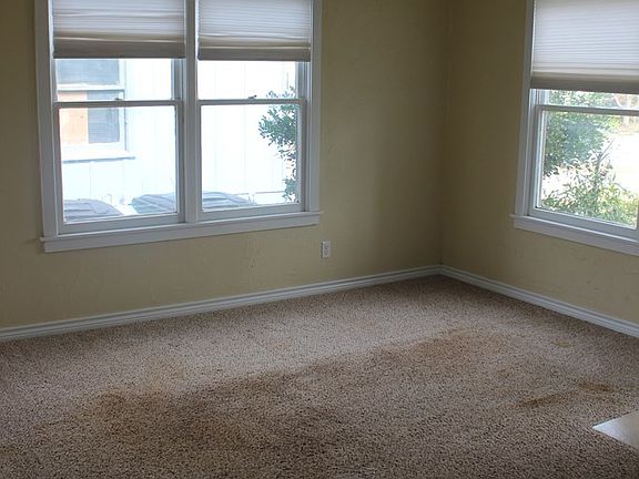 3rd image of 205 N Van Buren St