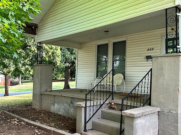 2nd image of 207 N Powell Ave