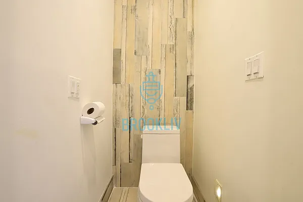 Rented by null | media 35