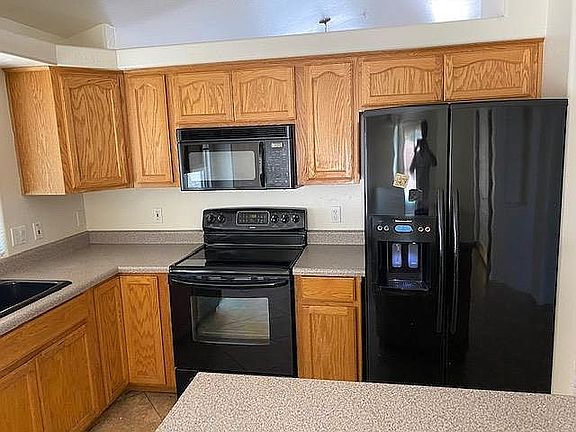 Black Kitchen Appliances
