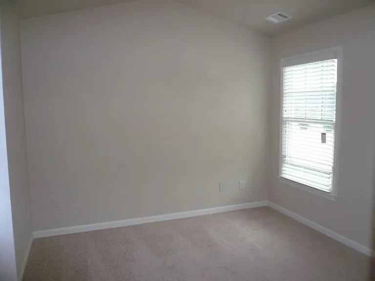 780 Duberry St — Photo 16