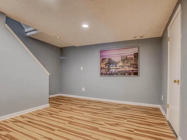 9909 Maidbrook Rd — Photo 5