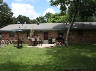 110 Clearview Dr, Palestine, TX 75803