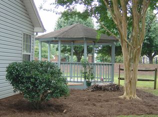 3907 Huntmeadow Dr, Charlotte, NC 28269