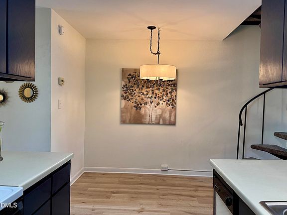 5th image of 3027 Huntleigh Dr