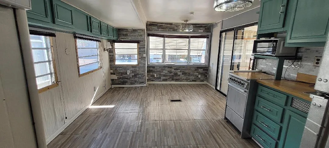 4220 E Main St — Photo 3