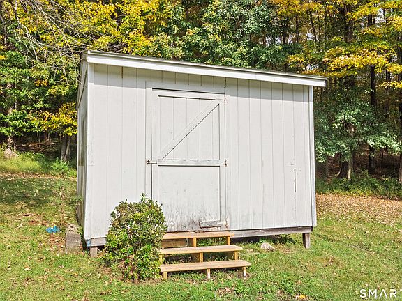 5th image of 158 Pond Road