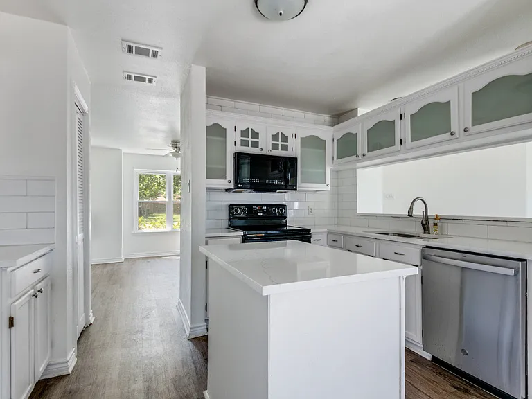 8029 Rice Dr — Photo 6