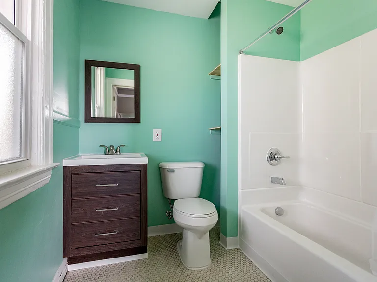 4634 Howard St — Photo 8
