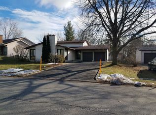 130 Withrow Ave, Ottawa, ON K2G 3N7
