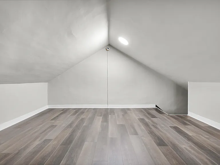 265-267 E Bertsch St #5 — Photo 9