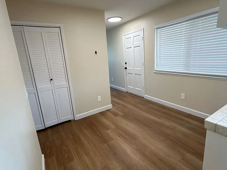 271 W Alvin Dr #A — Photo 3