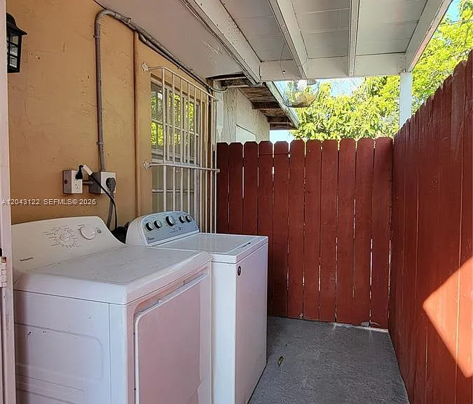 14200 NE 15th Ave — Photo 10