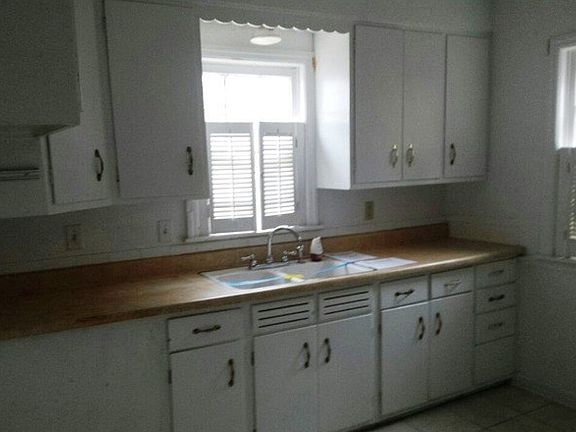 5th image of 1904 Grenshaw St
