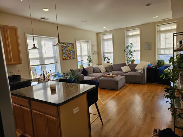3123 N Oakley Ave Unit 3S, Chicago, IL 60618