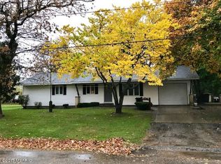 106 N High St, Scottville, MI 49454