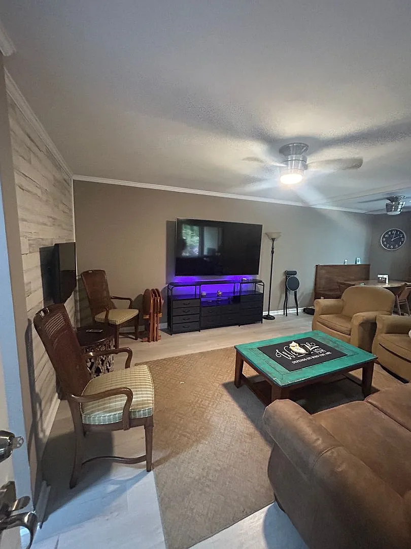 2 bed, 2.0 bath, 912 sqft, $1,095 — Photo 4