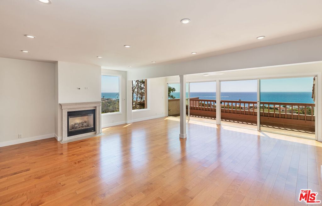 23914 De Ville Way APT D, Malibu, CA - View 2