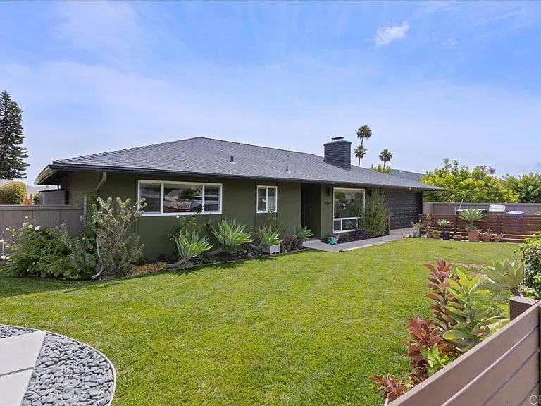 1009 La Tierra Dr — Photo 22