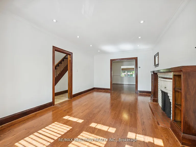 186 Wanless Ave — Photo 11