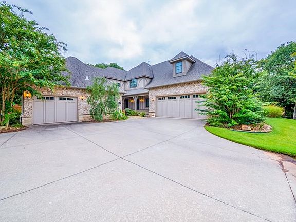 2nd image of 3907 S Fox Ledge Ln