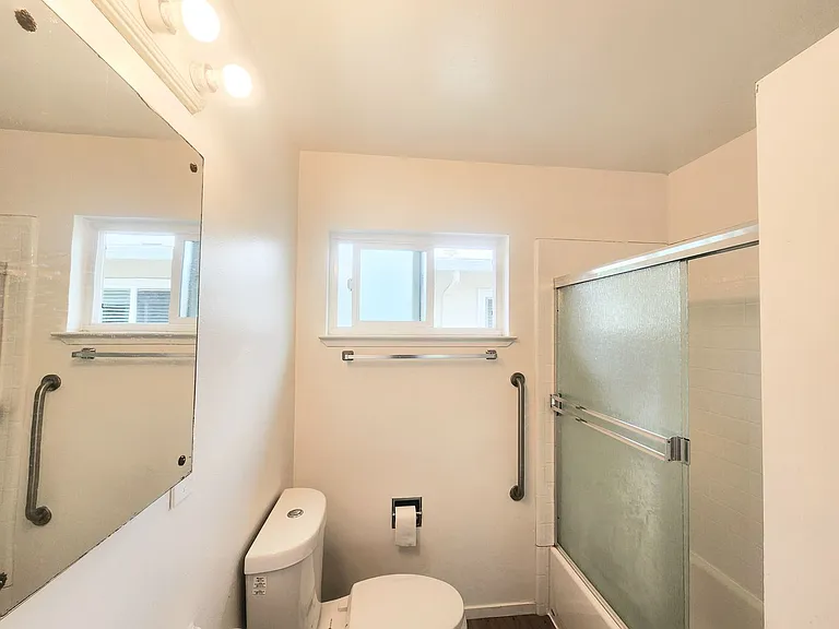 Madison146 — Photo 11