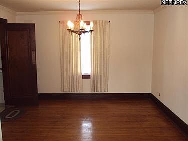 3rd image of 396 E 214th St