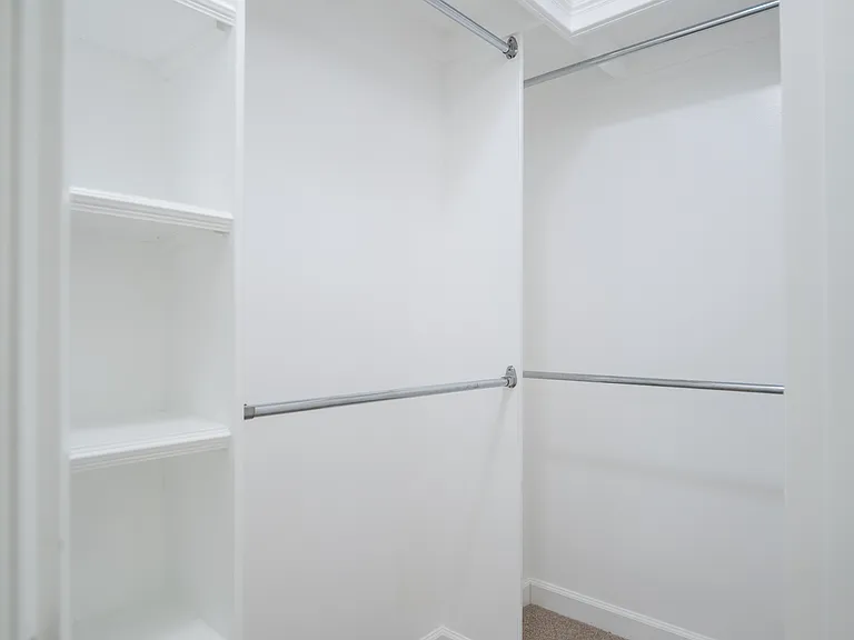 4251 Shadow Garden Dr — Photo 32