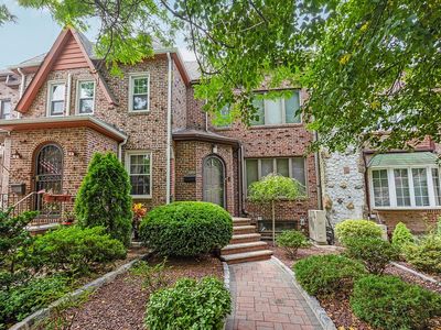 6484 82nd Pl, Flushing, NY, 11379