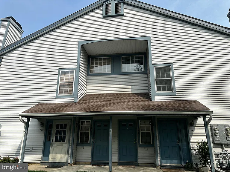 128 Andover Pl — Photo 2