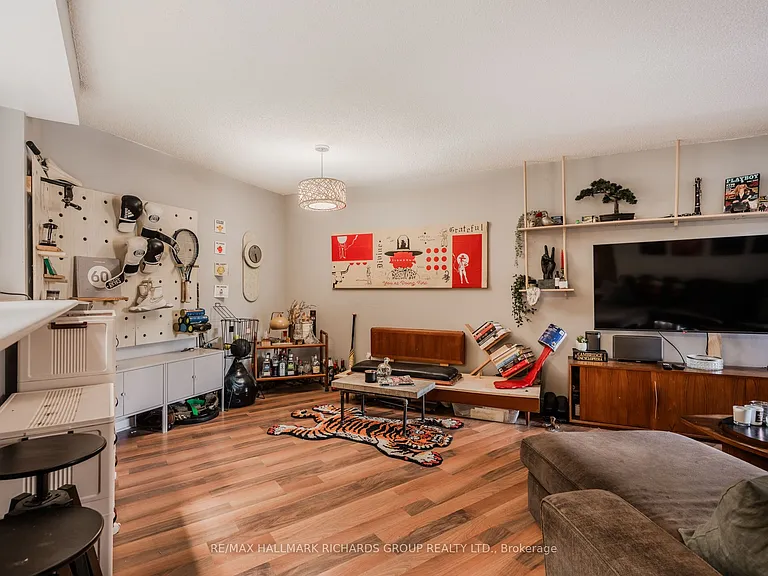 801 King St W #501 — Photo 6