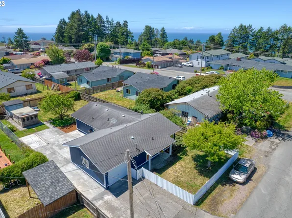 1125 Ransom Ave, Brookings, OR 97415