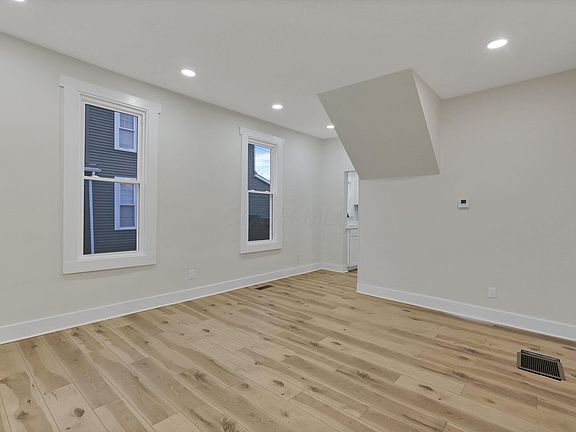 3rd image of 228 Eastern Ave