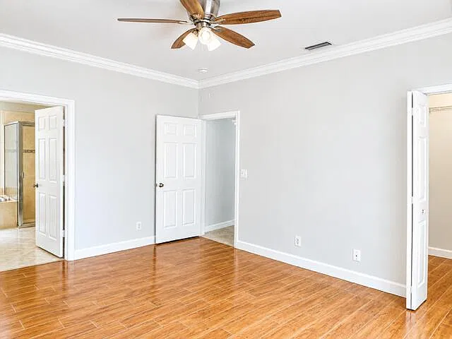 4 bed, 2.5 bath, 2300 sqft, $4,500 — Photo 3