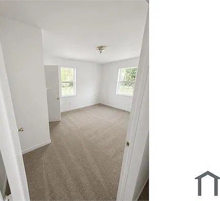 4 bed, 1100 sqft, $2,000 — Photo 1