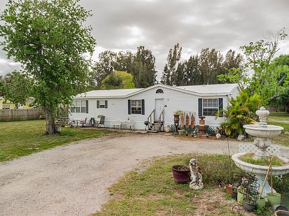 2nd image of 7952 Suncoast Dr