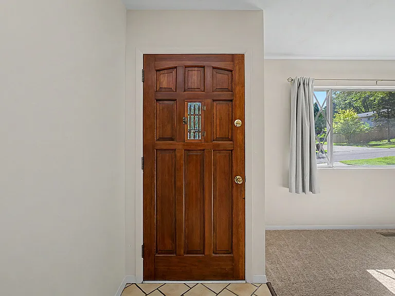 819 Gleneagle Dr — Photo 4