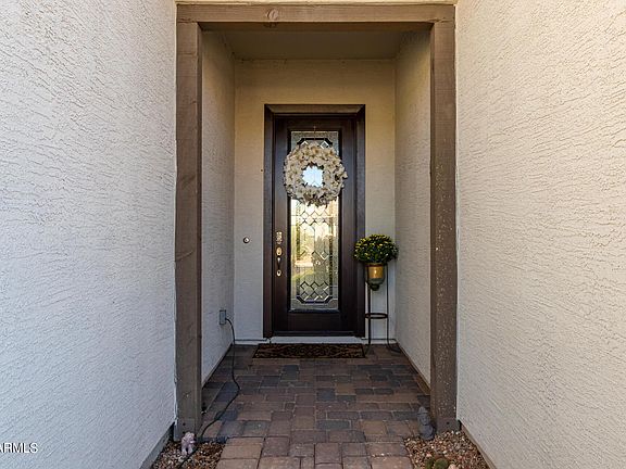 2nd image of 1115 E Knightsbridge Way