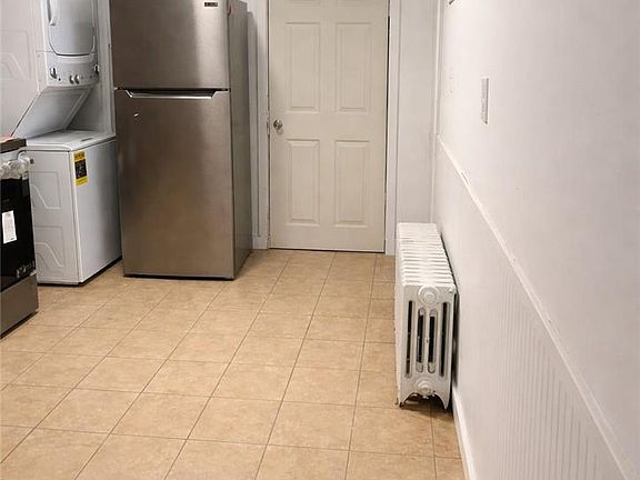 5th image of 72 S Cedar St